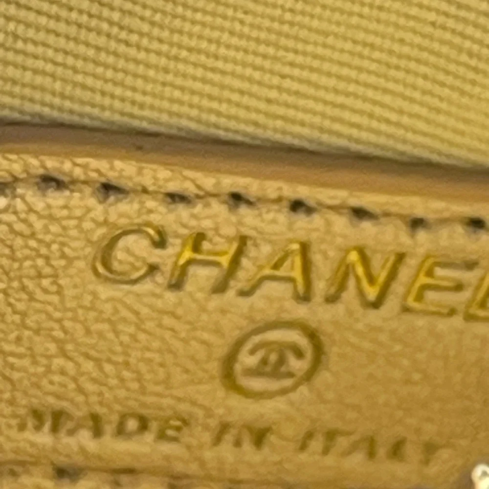 NEW CHANEL MATELASSE COCO MARK YEAR CHAMPAGNE GOLD LAMBSKIN COIN/AIRPODS CASE - Picture 11 of 16